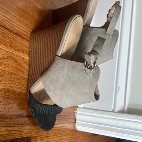 Dirty laundry black and tan heel sandals size 7 - Picture 4 of 10